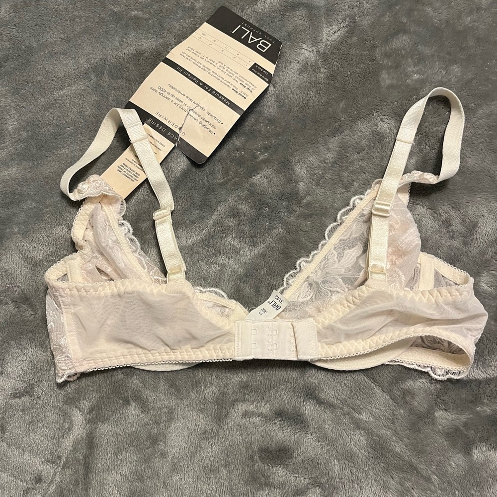 Bali full support Bra cream color, Sz. 34C - Picture 2 of 3